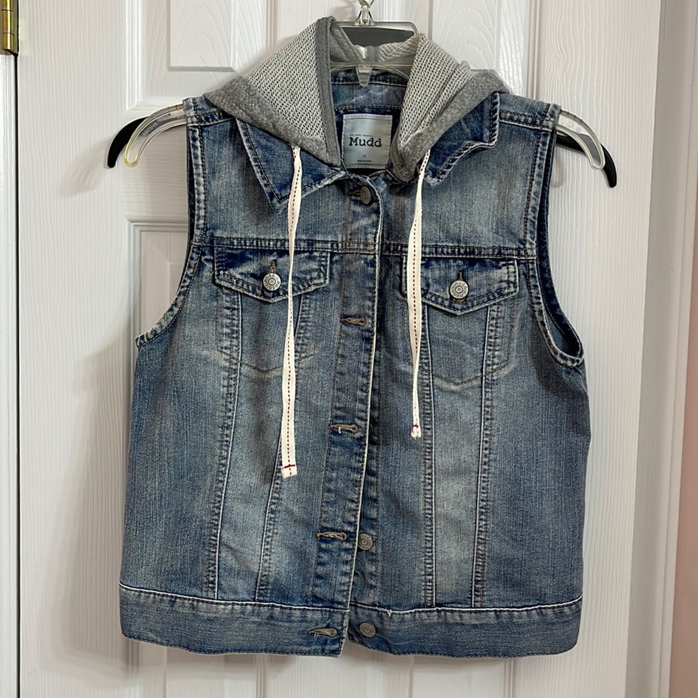 Sleeveless Jean Jacket